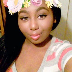 Meet your Posher, Niya